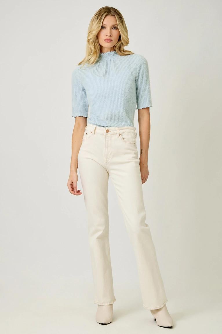 Soft Blue Lettuce Edge Fuzzy Top