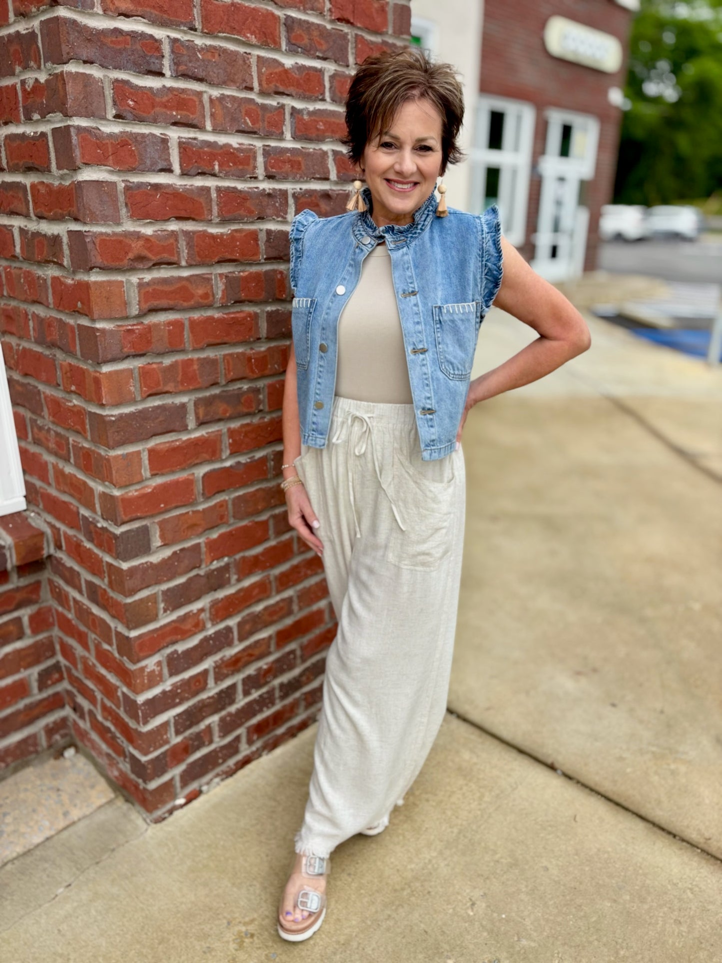 Oatmeal Frayed Cropped Pants