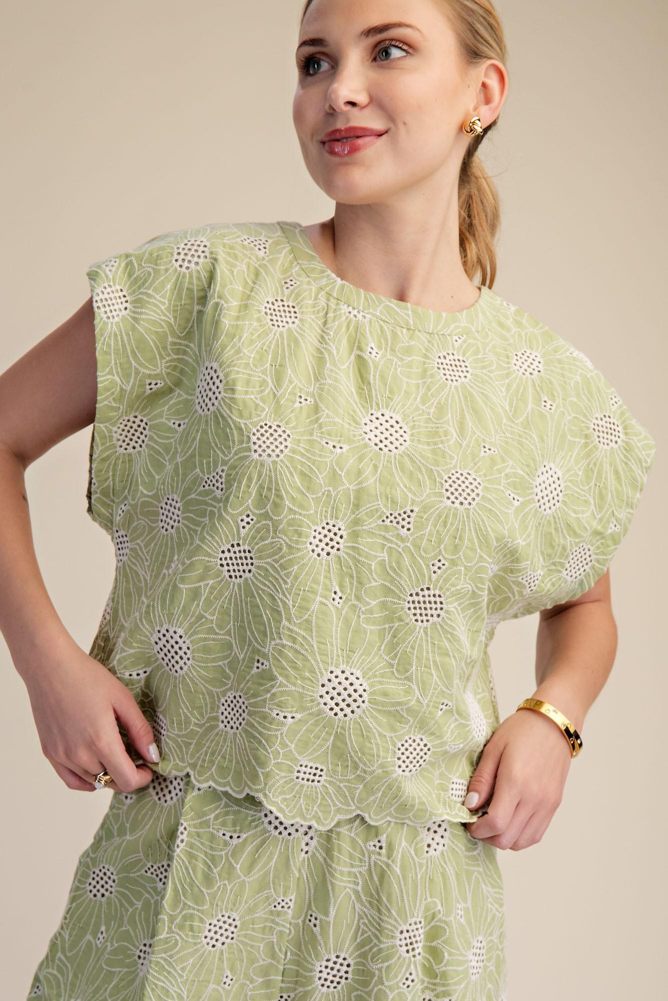 Green Scallop Hem Embroidery Top