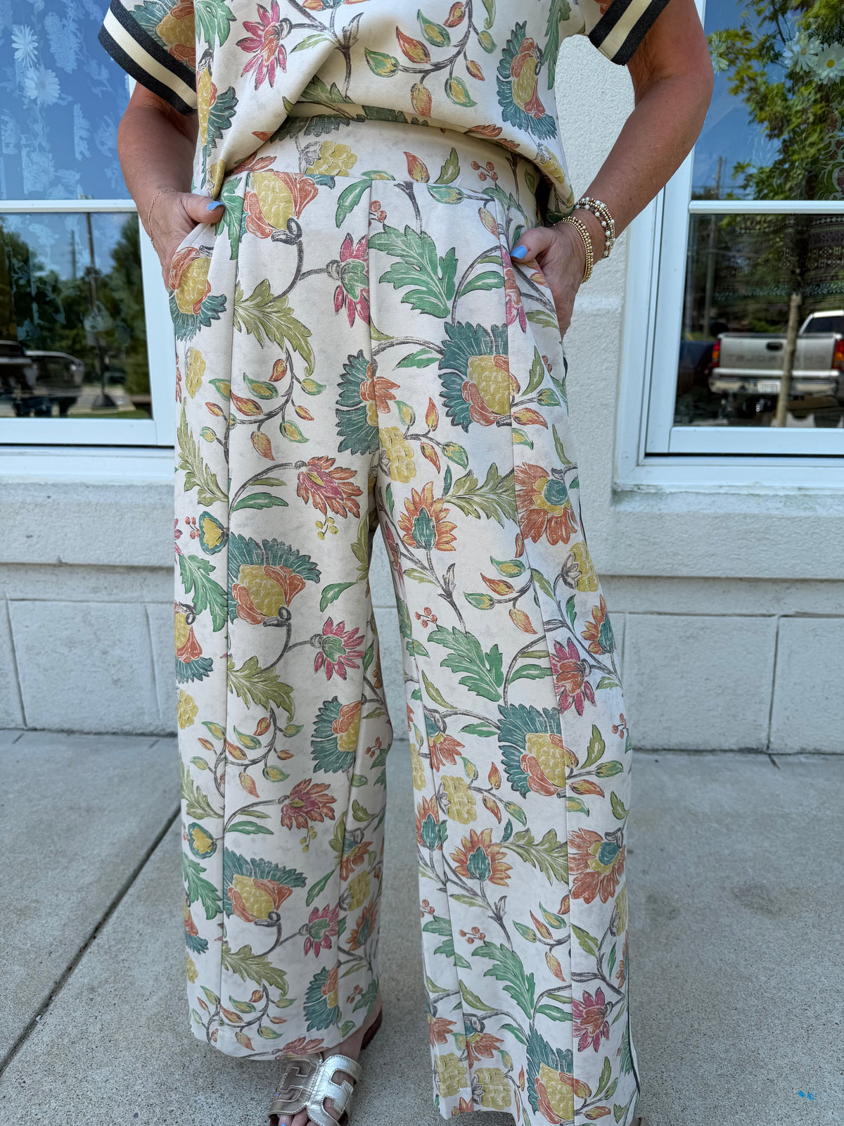 Oatmeal Floral Elevated Set
