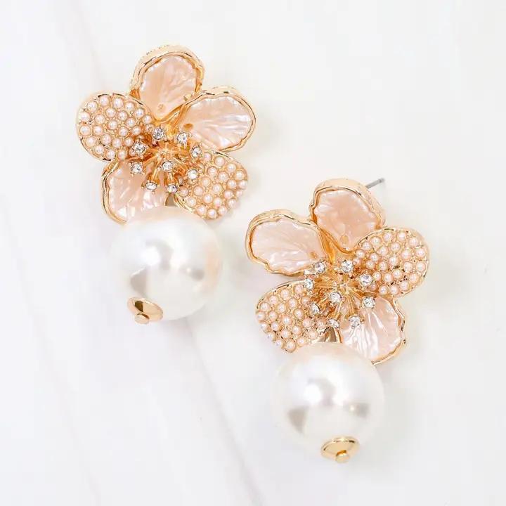 Ashland Pearl Flower Earring