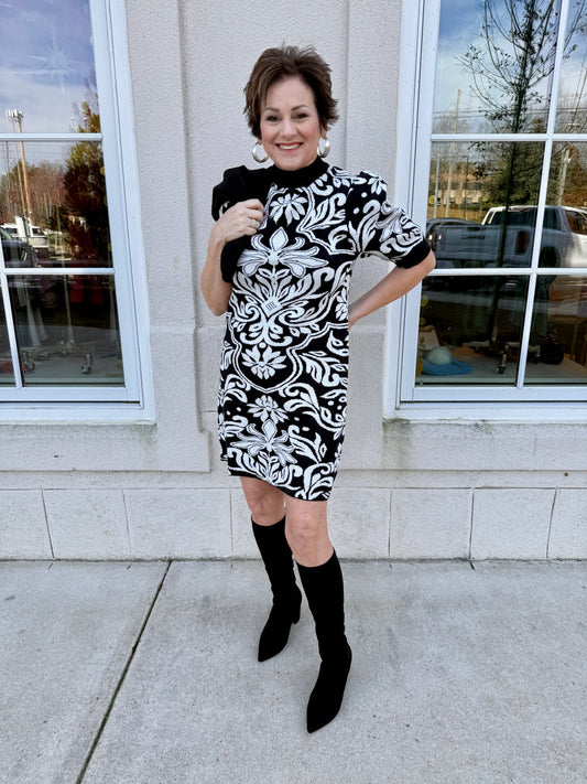 Black and White Short Sleeve Knit Dress
