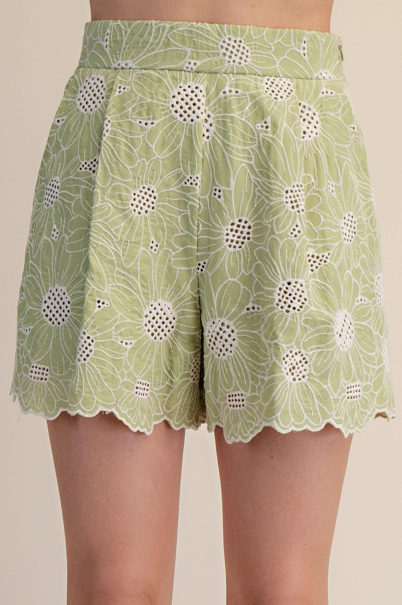 Green Scallop Hem Embroidery Short